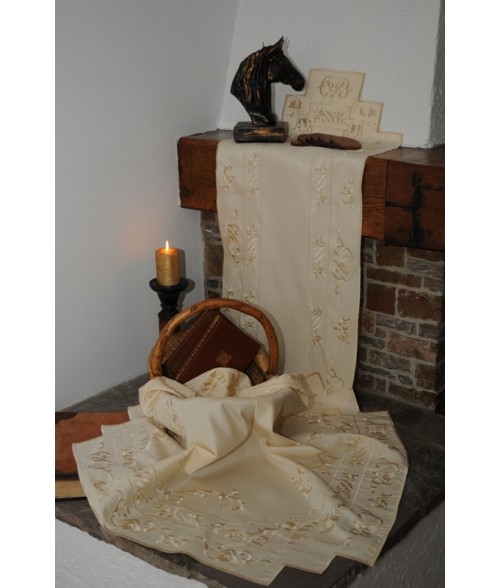 Nappes brodées à la main - Élégantes et durables
