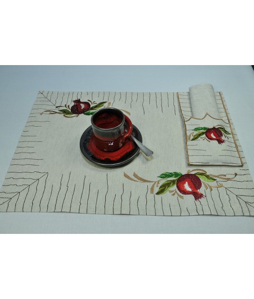 Centre De Table Ancien Brodé Main – Linge Blanc, Bon état (juste à Laver)