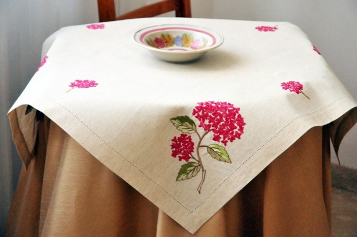 Centre De Table Ancien Brodé Main – Linge Blanc, Bon état (juste à Laver)